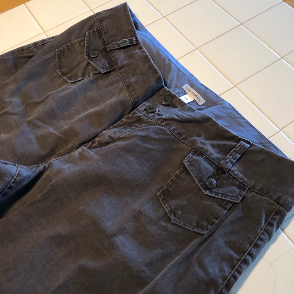 Trendy Wide Leg Pants. Adorable fit. Slate color.
